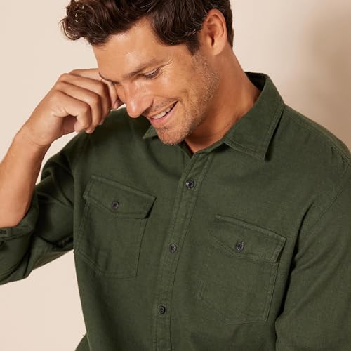 Mens Regular-Fit Long-Sleeve Two-Pocket Flannel Shirt